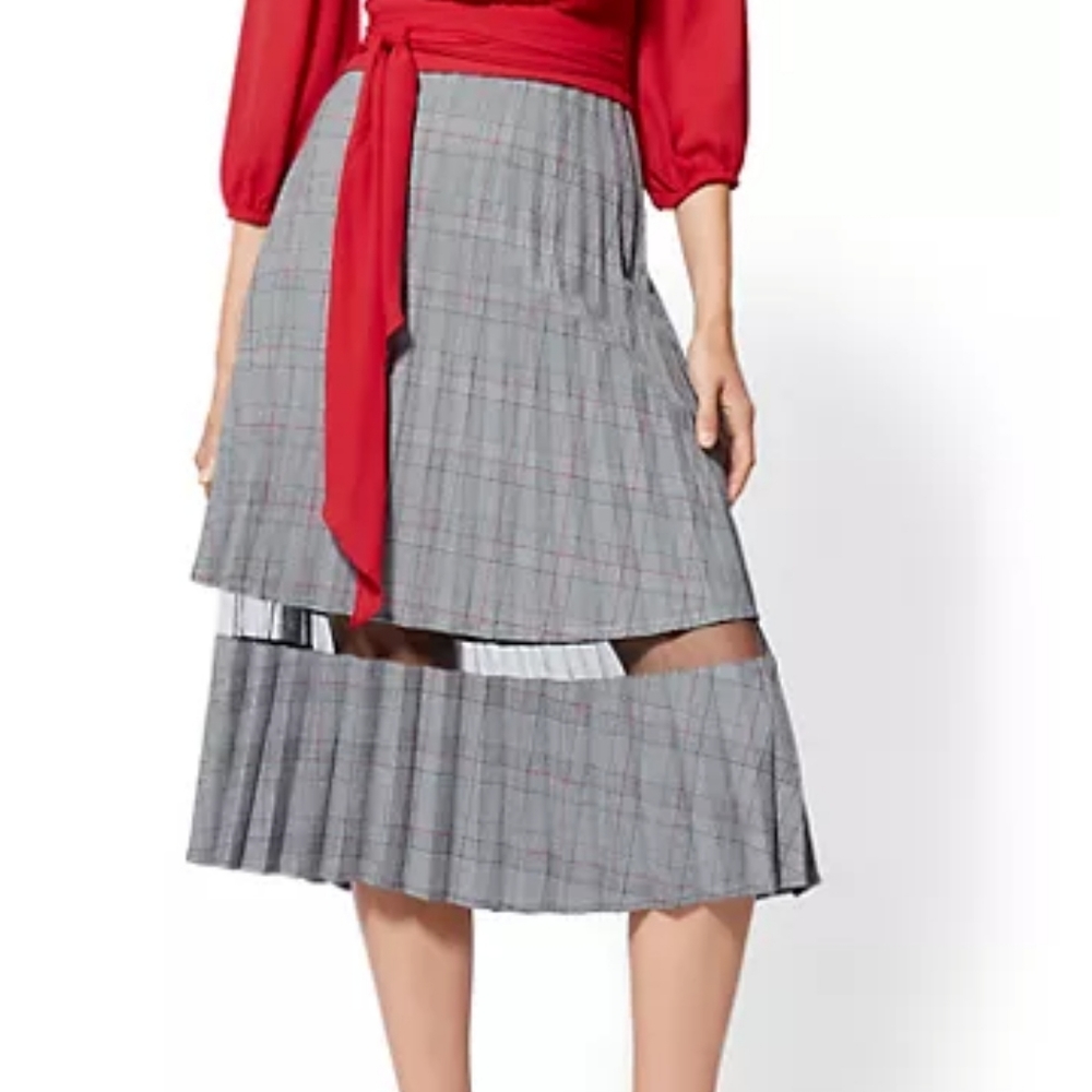 7th Avenue gray plaid skirt with mesh insert